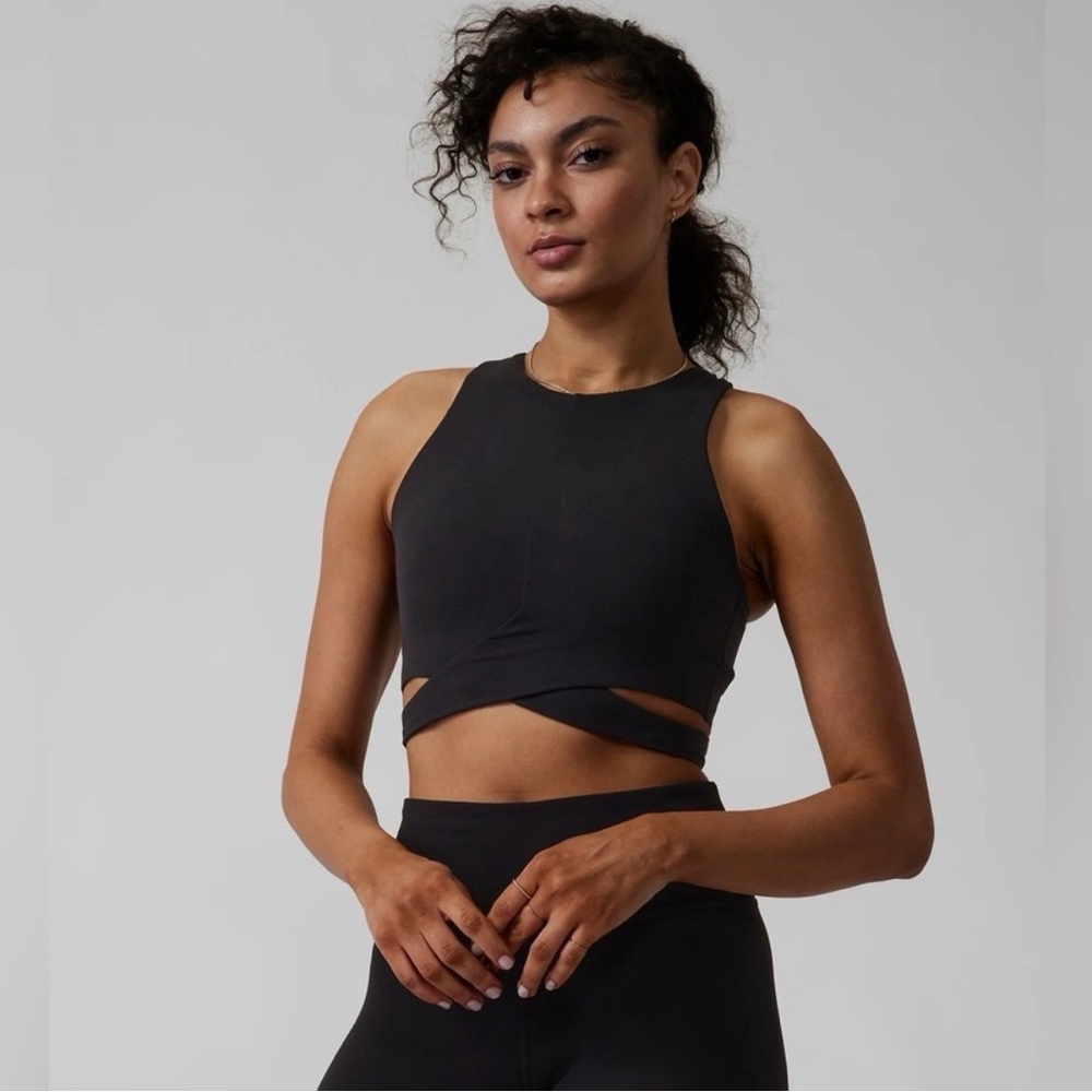 Athleta Conscious Cut out Crop Top Sports Bra Small Black